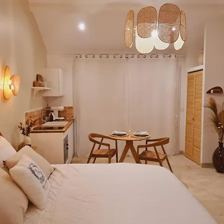 Nuits D'audace Bed & Breakfast